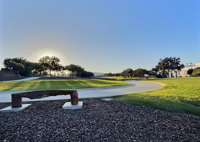 San Roque Golf Club, Step Into Elegance With This 3-Bedroom Luxury Modern Townhouse Close To Sotogrande
