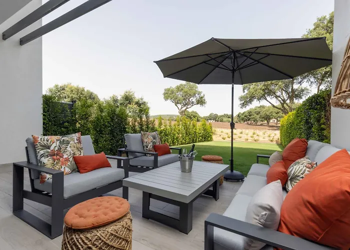 Modern Townhouse On San Roque Golf Club